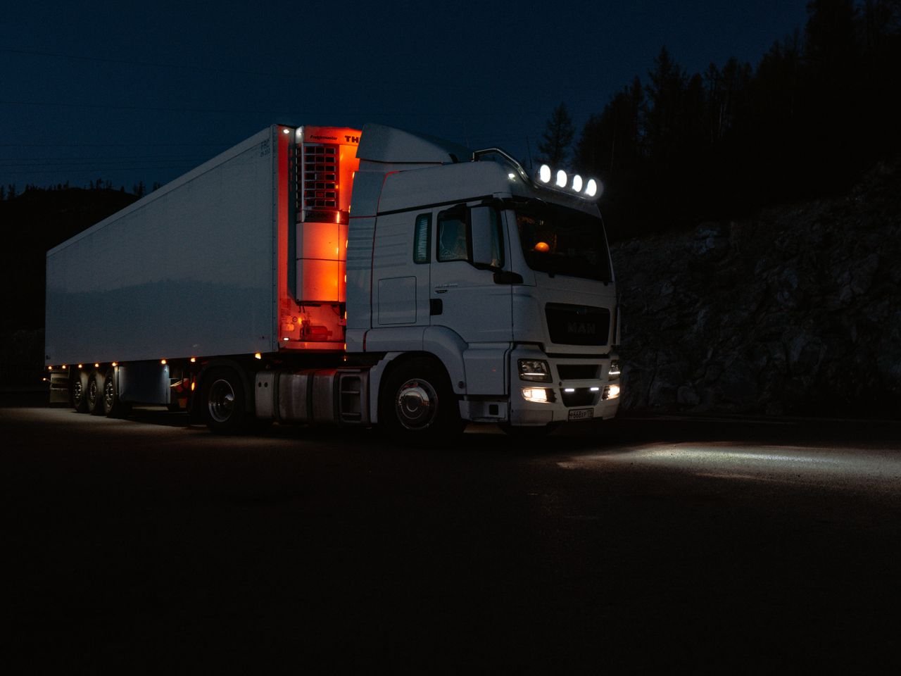 IP68 and IP69K Environmental Ingress Standards for Heavy Trailers